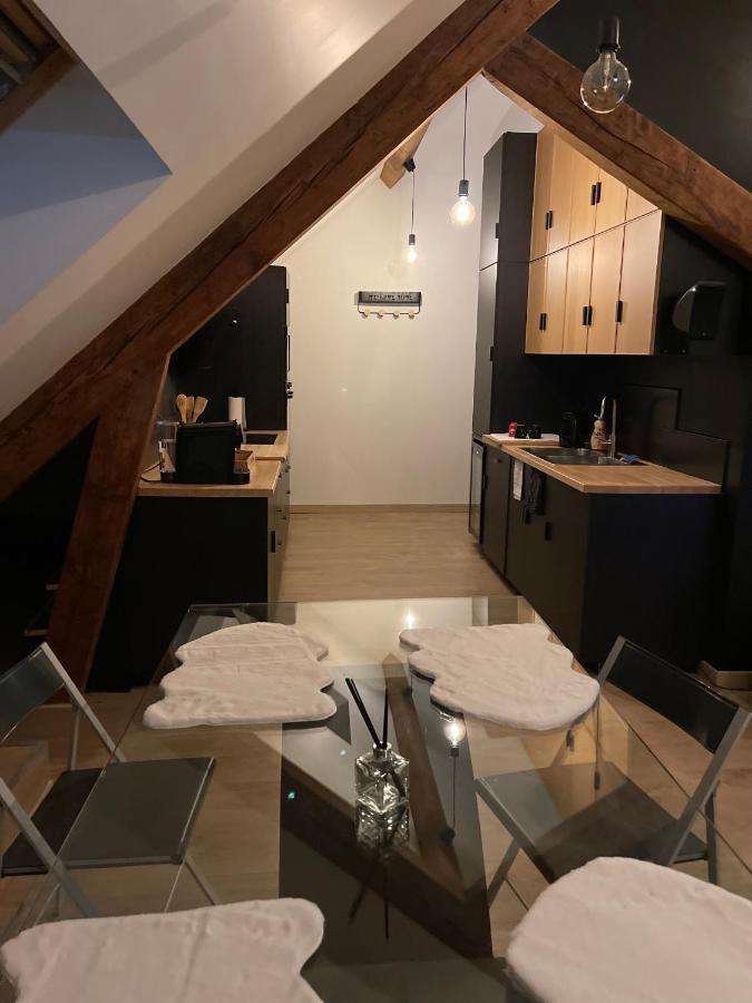 Апартаменты Loft Sous Combles Обержанвиль Экстерьер фото